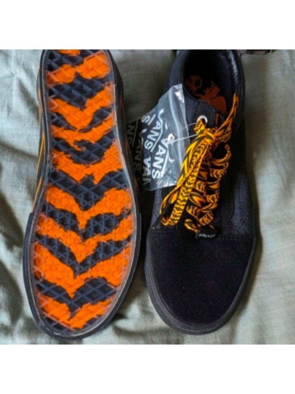 Vans Old Skool Women 8 Year of the Tiger Black And Orange Aninal Print 0926 - Picture 7 of 7